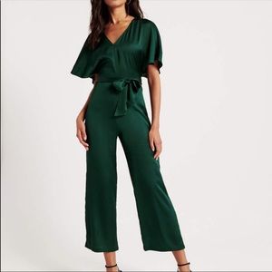 Abercrombie & Fitch satin angel sleeve emerald green jumpsuit size xs